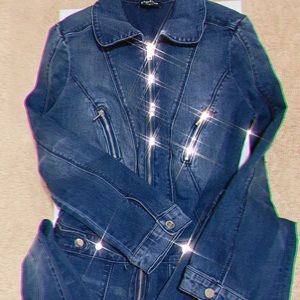 Bebe- %84 Cotton-Model in 5’7” & Wear US size 4- machine wash